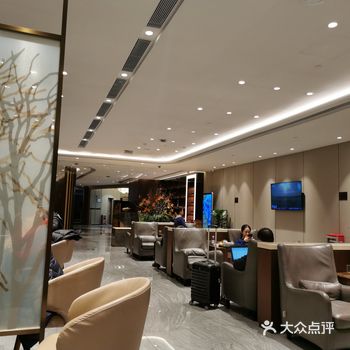 第一次定银行权益 感觉还可以吧 有餐食 非午餐时段吃