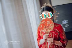 点击看大图 -GRACE KELLY婚纱与礼服(北京店)