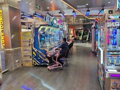 -反斗乐园π·电玩·高空拓展·蹦床(龙华天虹店)