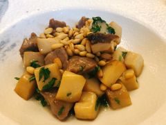 荠菜松仁牛肉粒-汾阳花园酒店·餐厅(徐汇店)