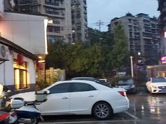 -俞记安顺特色破酥包(民生路店)