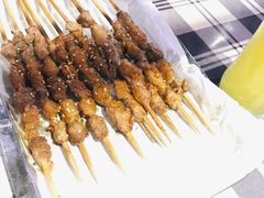 羊肉串-马路牙子地桌烤肉(工体店)