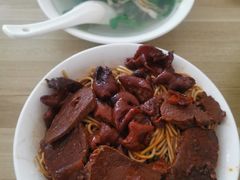 肥肠牛肉干挑面-老余家面馆