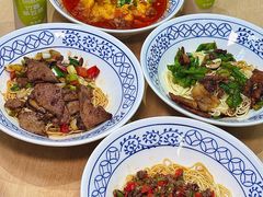 -李与白包子铺(桐梓林店)