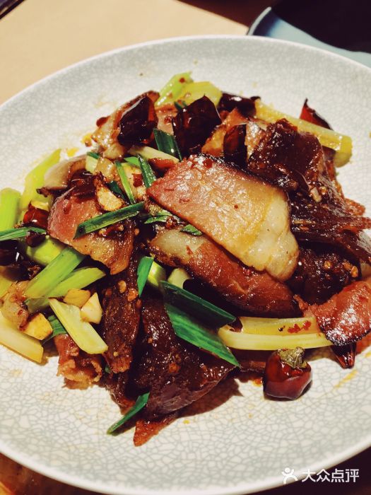 山石榴·贵州菜(丰盛里店)蕨粑炒腊肉图片