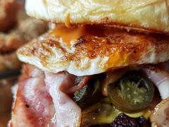 火烤墨西哥鲜椒牛肉汉堡-魏斯理汉堡(西安沣东吾悦店)