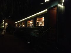 夜晚的车厢-火车头法国西餐厅