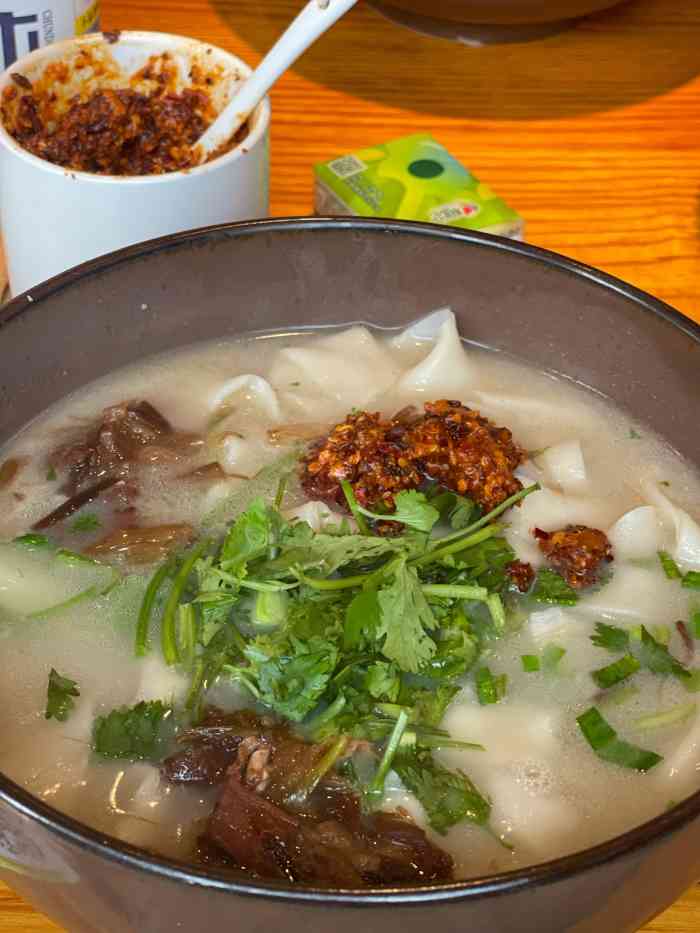 张老炝方城炝锅烩面(凯利中心店)-"郑州的面实在比南京好吃太多啦!