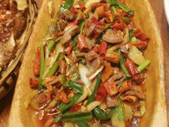 -老滇山寨•云南特色菜•地方菜•民族风情歌舞表演(金碧店)