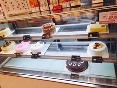 面包甜点陈列柜-皇冠幸福里动物奶油生日蛋糕(万达店)