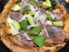 牛油果帕尔马生火腿披萨-O'mills Sourdough Bakery&Bistro(永嘉路店)