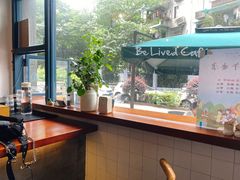 靠窗位-Be Lived Cafe比例咖啡(摩天轮店)