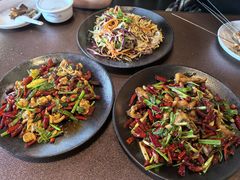 -曼听小寨海鲜烧烤·大连辣炒大王(盖州街店)