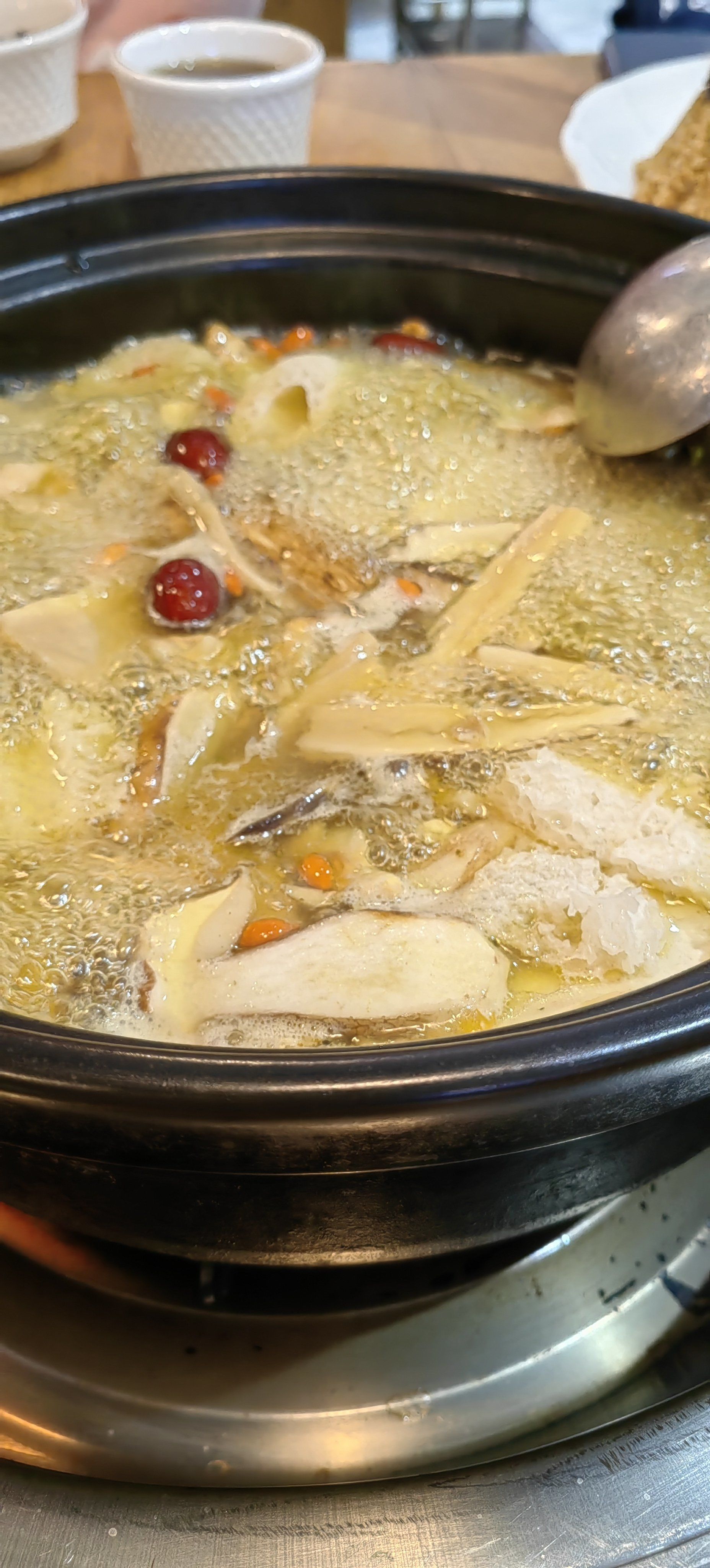 野生菌火锅汤底纯正,菌类新鲜,菌故菌故,一见如故