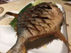 蕉叶碳烧仓鱼-泰米·休闲餐厅