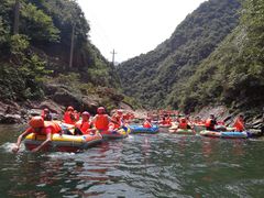 -安吉龙王山峡谷漂流