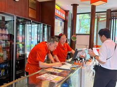 -阿瓦山寨·湘菜现炒·剁椒鱼头王(咸阳总店)