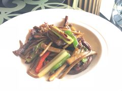 xo酱茶树菇炒牛柳-富力丽思卡尔顿酒店·丽轩中餐厅