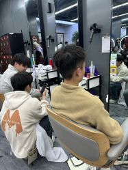 -藤野造型烫发染发