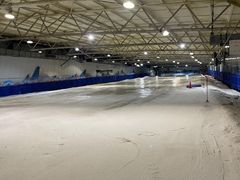 -乔波室内滑雪场