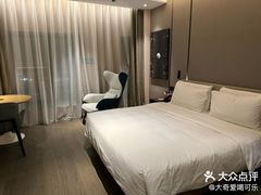 -广州南站万科中心亚朵酒店