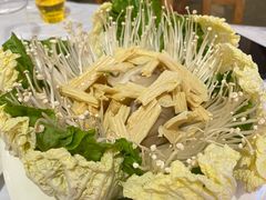 -霄汉牛三鲜湖北砂锅菜(万松园2店)