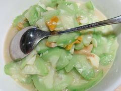 鲜丝瓜焖河蚌-费大厨辣椒炒肉(万家丽一店)