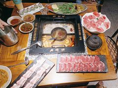 -老牌坊云南鱼豆花火锅(哈西万达店)