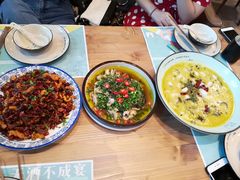 -临界音乐酒馆·小龙虾·江湖菜(华熙LIVE·鱼洞店)