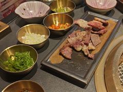 -铭牛烧肉·和牛海鲜自助(高新月牙湖店)