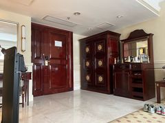 -深圳富苑皇冠假日套房酒店