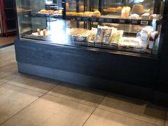 面包甜点陈列柜-星巴克(深圳宝安泰华店)
