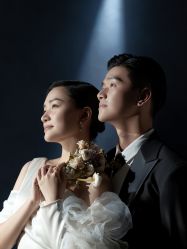 -至臻微拉婚纱摄影