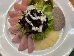 牛油果虾仁沙拉-兰特伯爵西餐厅·啤酒屋(方庄店)