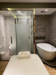 -香港倾城国际·美容美体中心