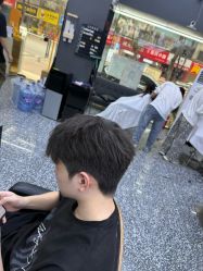 -藤野造型专业烫染接发