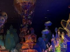 -小镇影院迪士尼小熊Duffy与他的朋友合影地