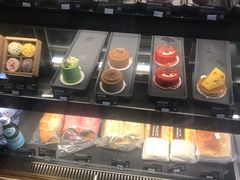 -星巴克臻选(呼和浩特维多利摩尔城店)