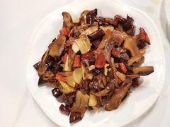 -菌海森林·非遗野生菌火锅(西山区滇池路摩根道店)