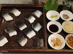 -围炉肉舍•炭烤活鳗•丹东海鲜烤肉(步行街店)