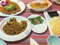 -香巴拉云南餐厅(华莱坞店)