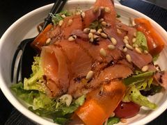 烟熏三文鱼色拉-wineapp葡萄酒餐吧(外滩金融中心店)
