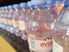 -涨巢·潮玩水疗局