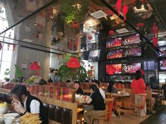 大堂-小骨煲金华砂锅(转塘金街美地店)