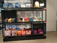 -MCM(比斯特上海购物村店)