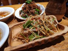 炝拌竹虫-老滇山寨•云南特色菜•地方菜•民族风情歌舞表演(金碧店)