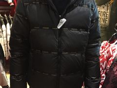 -东荟城名店仓