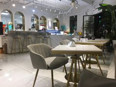 -Fridi Patisserie Cafe