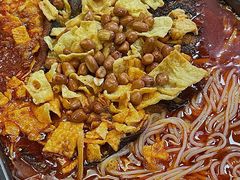 螺蛳粉丝-在巷子里的烤肉店·螺蛳粉烤鱼·牛蛙(和美城店)