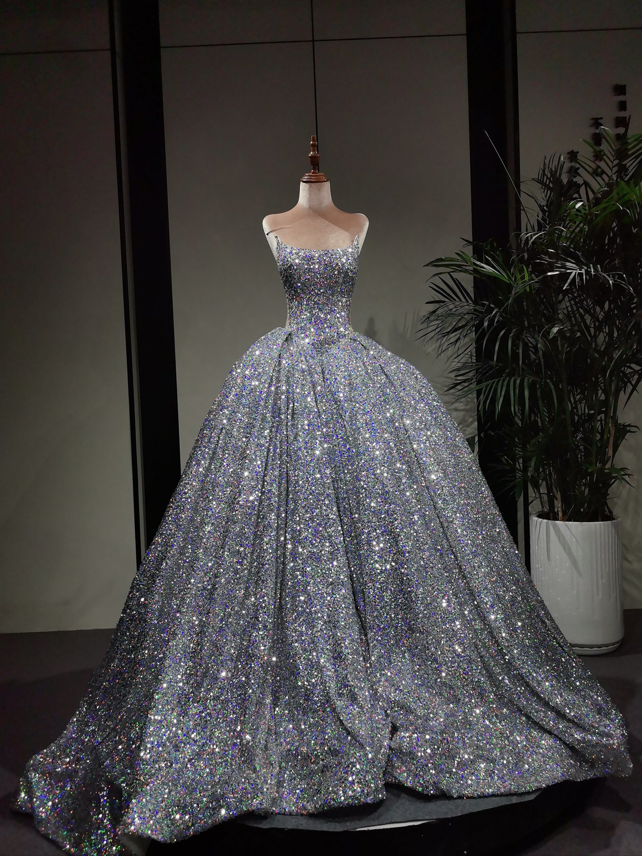 梦幻般的星空晚裙